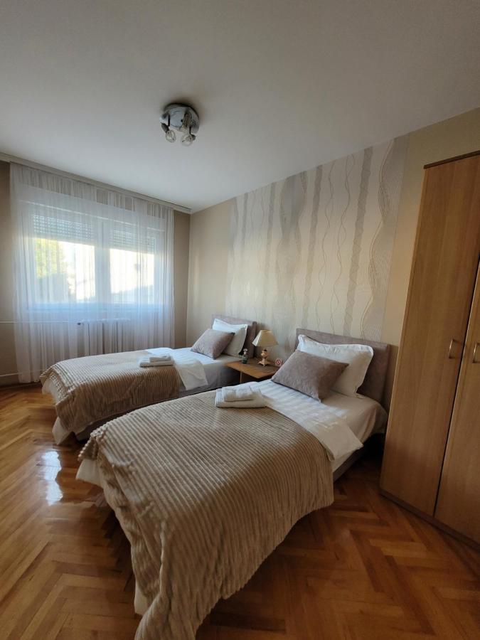 Community Park Apartment Nis Bagian luar foto